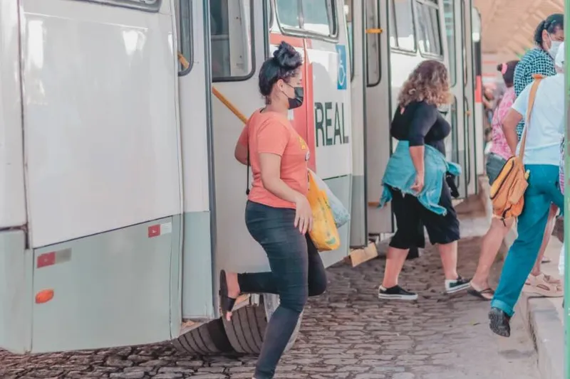 Imagem ilustrativa da imagem MACEIOENSE GASTA 12,5% DO SALÁRIO MÍNIMO COM TRANSPORTE PÚBLICO
