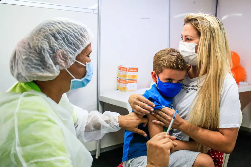Estado e município aguardam orientação para vacinar crianças de três a cinco anos