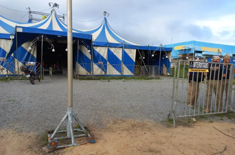 Circo instalado no bairro da Gruta de Lourdes, em Maceió, é interditado pela Prefeitura