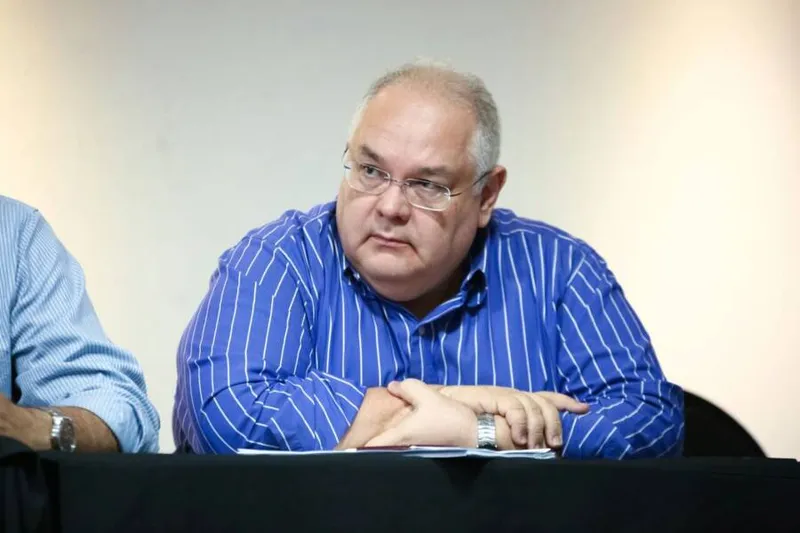 Crise dentro do Azulão virou caso de polícia, após ameaças ao presidente Omar Coêlho