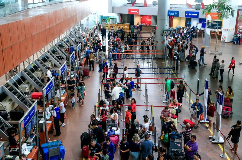 Maceió, 28 de julho de 2017
Operação, "Bagagem sem Preço", no aeroporto Zumbi dos Palmares, com a participação das Comissões de Defesa do Consumidor das seccionais da Ordem dos Advogados do Brasil (OAB), membros da Comissão Especial Defesa do Consumidor (CEDC), Ministério Público e Procons Estadual. Alagoas - Brasil.
Foto: Ailton Cruz