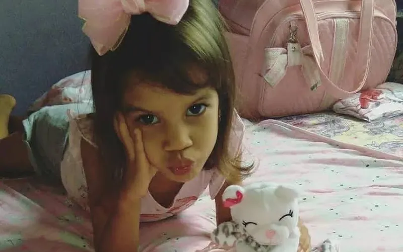A causa da morte de Allexia Sophia, de cinco anos, foi “tromboembolismo pulmonar”