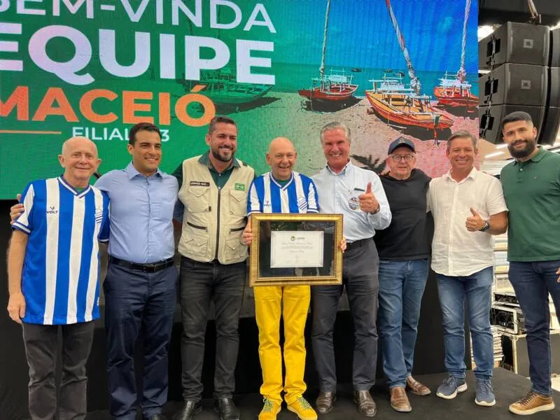 Imagem ilustrativa da imagem LUCIANO HANG RECEBE TÍTULO DE CIDADÃO HONORÁRIO DA CIDADE