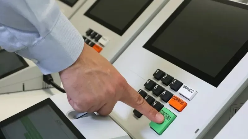Imagem ilustrativa da imagem MINISTÉRIO DA DEFESA PEDE ACESSO AO CÓDIGO-FONTE DAS URNAS ELETRÔNICAS