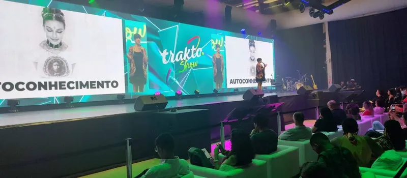 Imagem ilustrativa da imagem 1º DIA DO TRAKTO SHOW REÚNE MAIS DE 4 MIL PESSOAS EM MACEIÓ