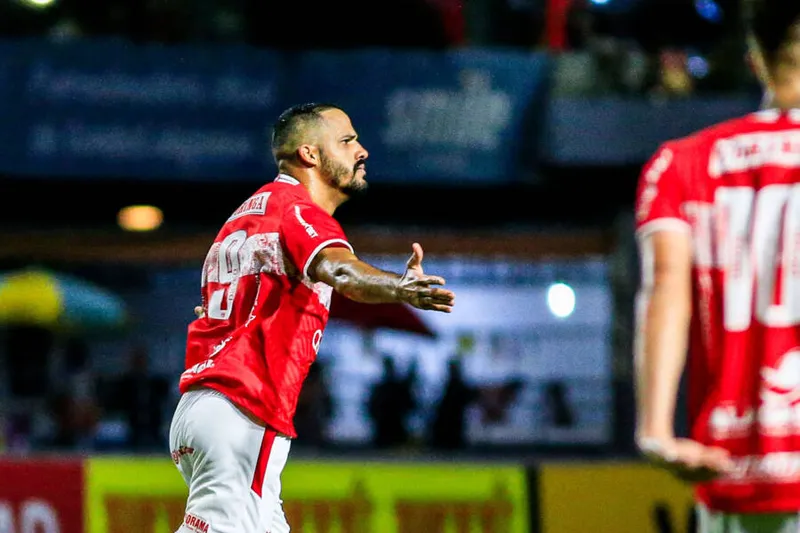 Anselmo Ramon segue como artilheiro isolado do Galo na Série B do Brasileiro, com nove gols