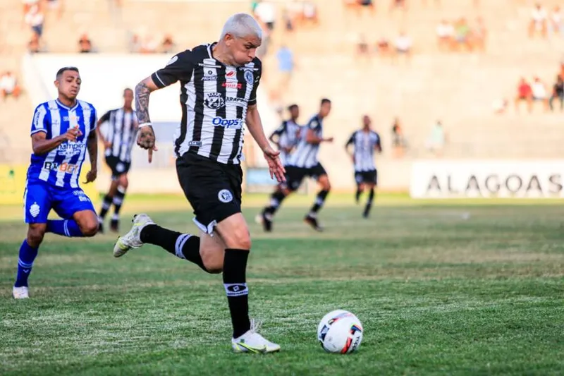 Lesionado desde a segunda fase da Série D, atacante Júnior Viçosa só deve voltar após março de 2023