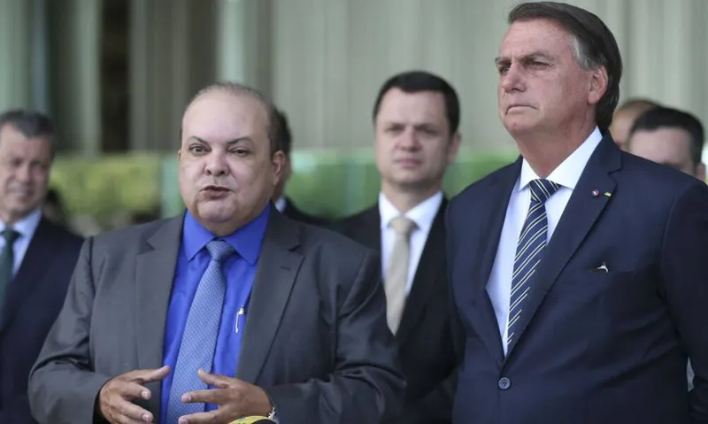 Imagem ilustrativa da imagem BOLSONARO RECEBE APOIO DE IBANEIS, RATINHO JR. E DA BANCA RURALISTA