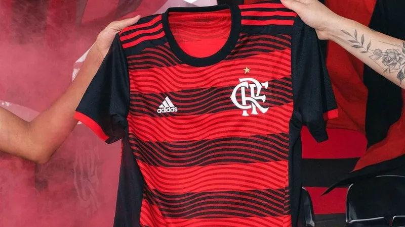 Caminhão da empresa Adidas, contendo 25 mil camisas do Flamengo, foi roubado no Rio