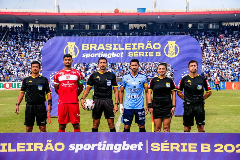 Maceió, 10 de setembro de 2022
Lance do jogo entre CSA e CRB, partida válida pela 29ª rodada da Série B do Campeonato Brasileiro, realizada no Estádio Rei Pelé em Maceió, Alagoas – Brasil.
Foto: Ailton Cruz