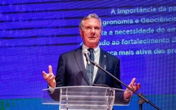 Imagem ilustrativa da imagem COLLOR AFIRMA QUE VAI TRANSFORMAR A SAÚDE DE AL