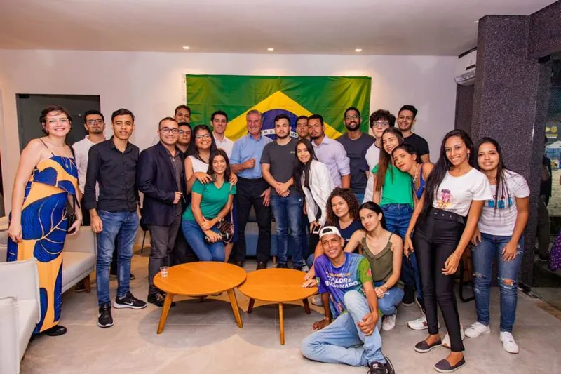 Imagem ilustrativa da imagem COLLOR DEFENDE INSERÇÃO DE JOVENS NO MERCADO DE TRABALHO