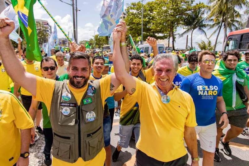 Imagem ilustrativa da imagem COM COLLOR E LÉO DIAS, ATOS PRÓ-LIBERDADE ARRASTAM MULTIDÕES