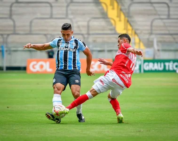 Porto Alegre (RS), 30/04/2022 - Futebol/ Grêmio x CRB - xxxxxxx, durante a partida entre Grêmio x CRB, válida pela 5º rodada do Campeonato Brasileiro Série B 2022, realizada no Estádio Arena do Grêmio, neste sábado (30).