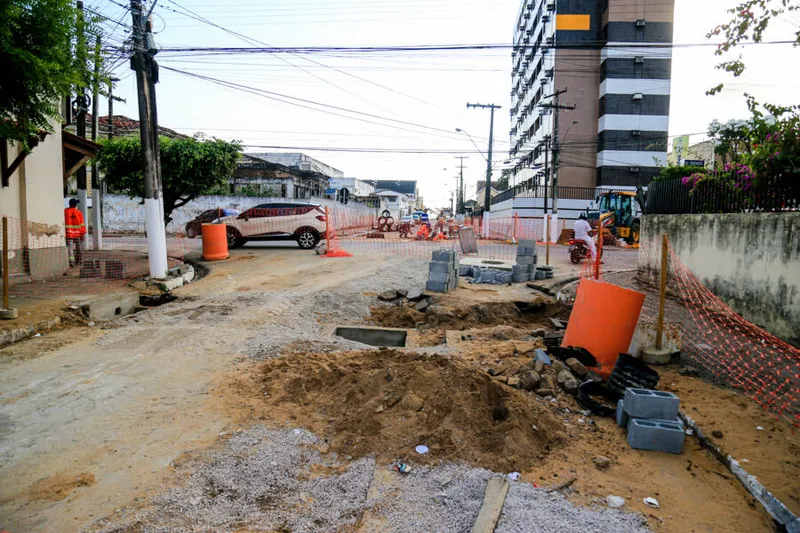 Sem fluxo de veículos na rua Saldanha da Gama, comerciantes do local veem os negócios recuarem por falta de clientes
