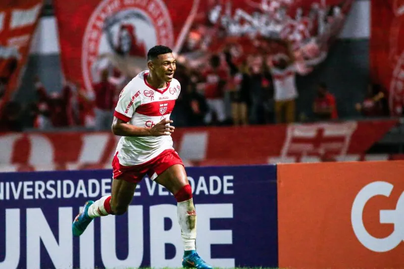 Titular com Daniel Paulista, Emerson Negueba saiu mais cedo na derrota para o Náutico