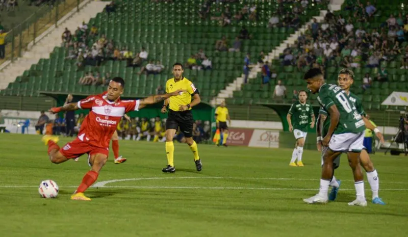 Com a vitória sobre o CRB, o Guarani garantiu sua permanência na Série B do ano que vem