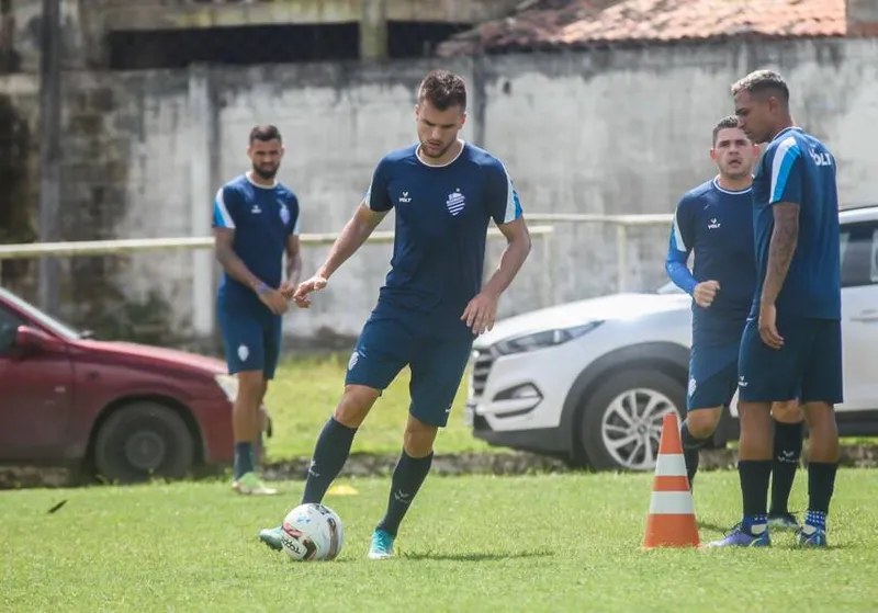 Azulão segue rotina de treinos durante o período matutino, visando ao duelo com a Chape na manhã deste sábado (17)