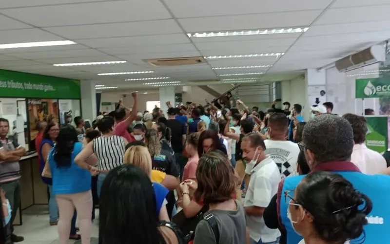 Agentes de saúde deixaram prédio da Secretaria de Finanças e Economia nesta terça-feira