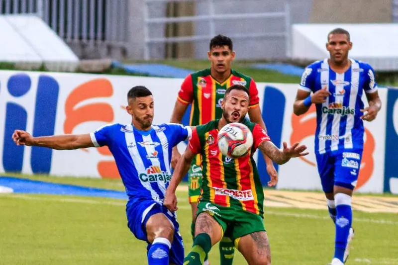 CSA tem uma parada dura, nesta sexta (7), contra o Sampaio Corrêa, na briga contra a queda
