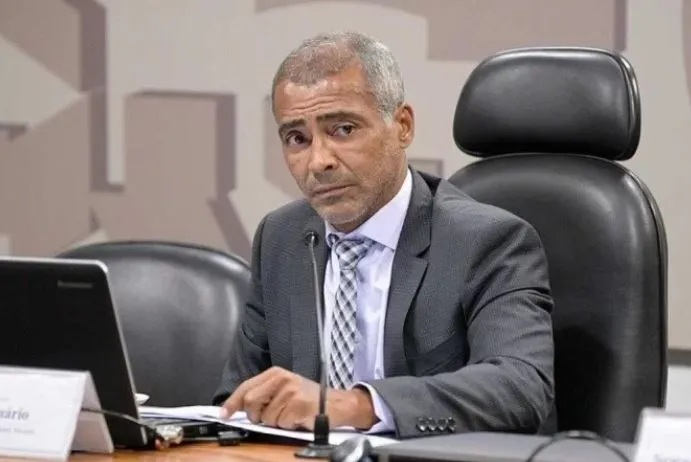 Justiça penhorou imóveis do ex-jogador Romário por dívida de R$ 90 mil com Dunga