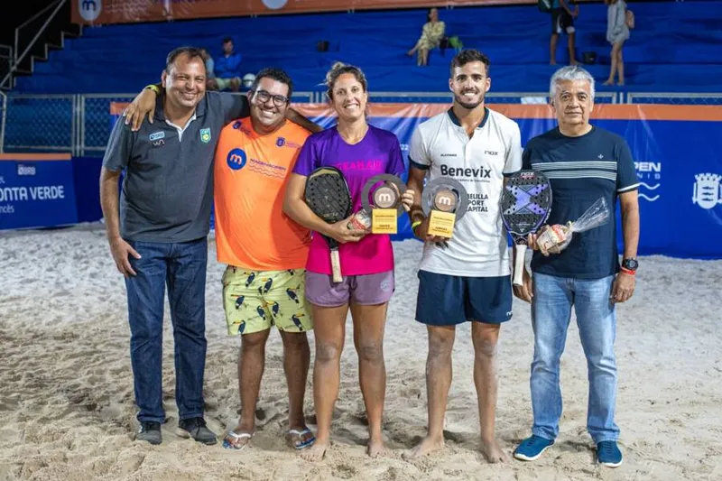 Jeferson Pinto ao lado de André Macena, idealizador do evento, Daina, Ramos e o pai de André Macena