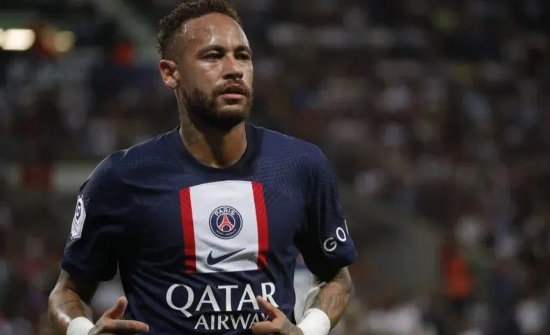 Neymar chegou ao décimo jogo oficial consecutivo marcando pelo menos um gol na carreira