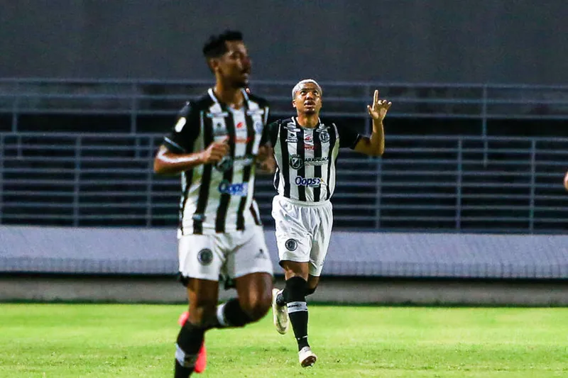 Maceió, 08 de marco de 2022
Lance do jogo entre CRB e ASA, partida válida pela 6º Rodada do Campeonato Alagoano, de 2022 realizada no Estádio Rei Pelé em Maceió. Alagoas - Brasil.
Foto: Ailton Cruz