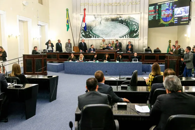 Imagem ilustrativa da imagem NOVE PARLAMENTARES ESTÃO NA LISTA DOS SUPLENTES PARA ALE E CÂMARA FEDERAL