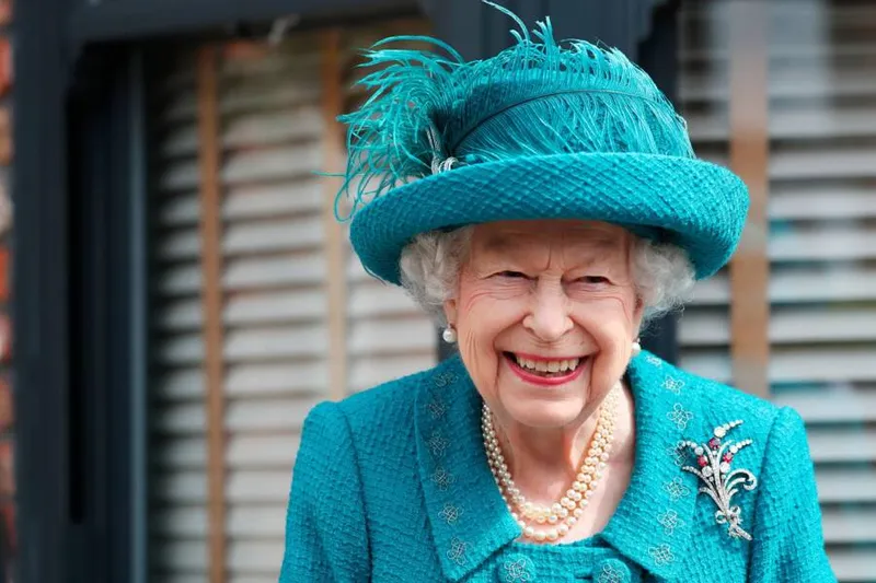 Clubes do futebol inglês lamentaram o falecimento da Rainha Elizabeth II, que ocorreu nessa quinta-feira (8)