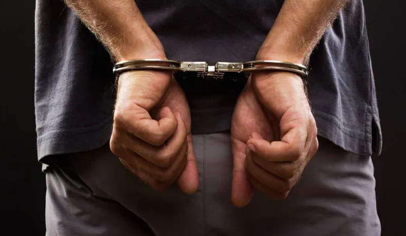 Segundo a polícia de Alagoas, o acusado foi condenado a 13 anos de prisão pelo crime