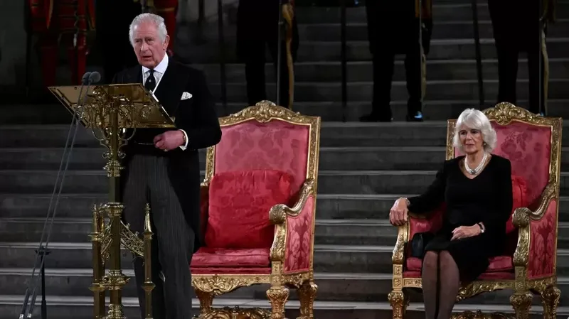 Imagem ilustrativa da imagem REI CHARLES III FALA AO PARLAMENTO PELA 1ª VEZ: ‘SINTO O PESO DA HISTÓRIA’
