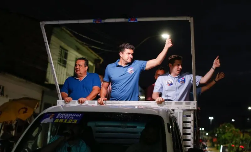 Imagem ilustrativa da imagem RUI QUER CAPACITAR JOVENS PARA MERCADO DE TRABALHO
ASSESSORIA
Na sexta-feira, Rui fez campanha nas cidade de Coruripe, Roteiro e Jequiá da Praia
DA REDAÇÃO
COM ASSESSORIA
“Meu compromisso com os jovens alagoanos é com capacitação profissional e com a geração de emprego e renda”, destacou o candidato a governador pelo PSD, Rui Palmeira, em discurso nesta sexta na Região Sul de Alagoas.
O candidato esteve em carreata nesta sexta-feira, 9, nas cidades de Coruripe, Roteiro e Jequiá da Praia. Rui enc