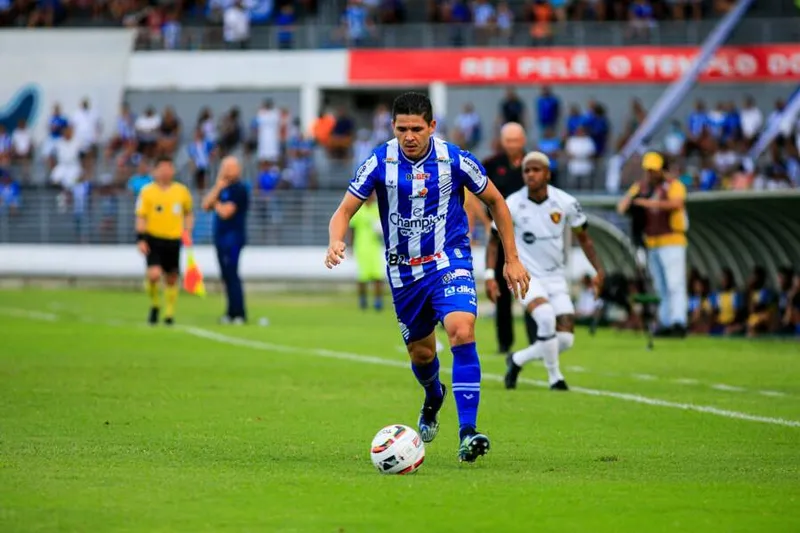 Time azulino terá o retorno do lateral esquerdo Diego Renan, após ter cumprido suspensão