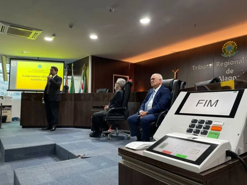 Imagem ilustrativa da imagem TRE-AL E FORÇAS POLICIAS DISCUTEM PLANO DE SEGURANÇA PARA AS ELEIÇÕES