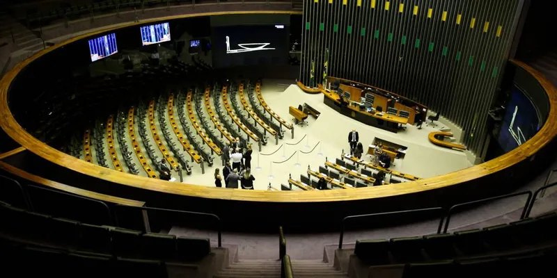 Imagem ilustrativa da imagem TROCA-TROCA PARTIDÁRIO CRESCE 31% NAS ELEIÇÕES DE 2022