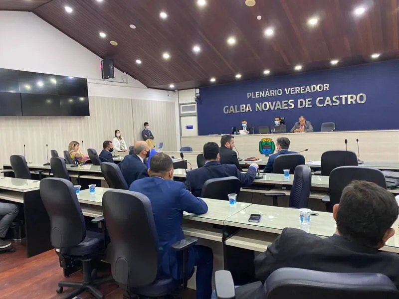 Imagem ilustrativa da imagem VEREADORES DE MACEIÓ DERROTADOS NA ELEIÇÃO REASSUMEM MANDATOS