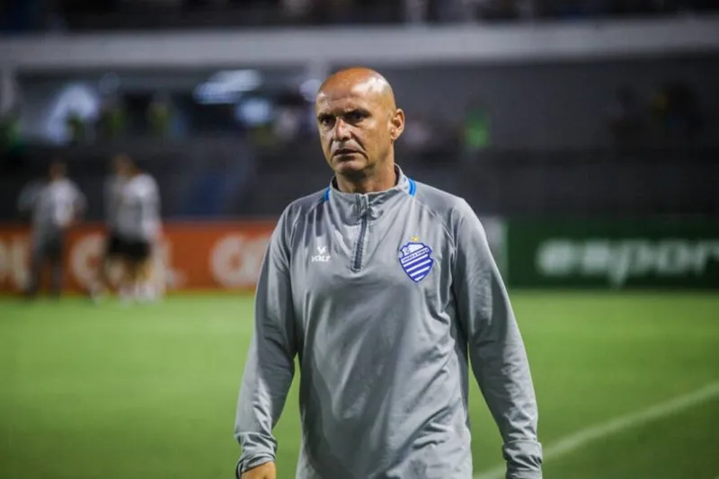 Com volta de Lucas Barcelos, professor azulino terá que quebrar a cabeça para escalar equipe titular contra Raposa