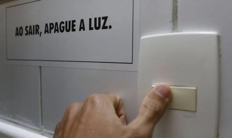 Imagem ilustrativa da imagem ALAGOANOS TÊM 3º MENOR CONSUMO MÉDIO DE ENERGIA DO NORDESTE