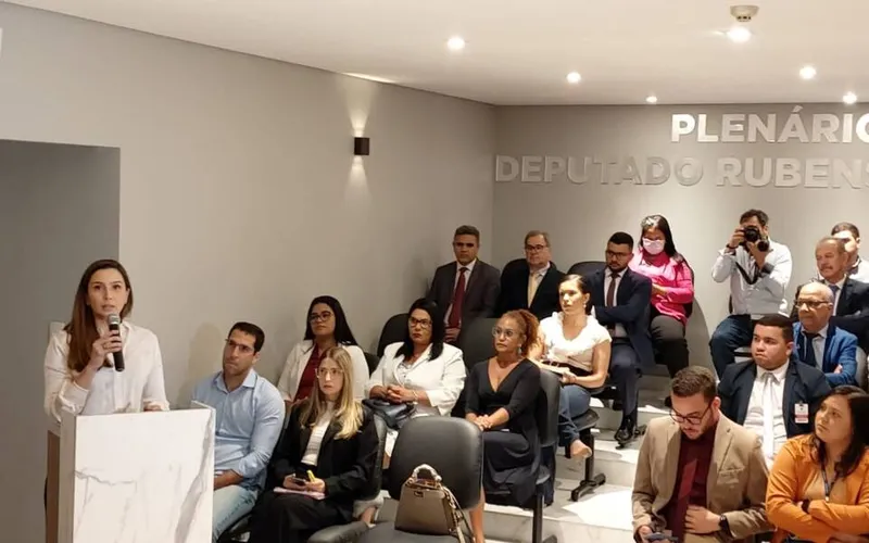 Imagem ilustrativa da imagem ALE escolhe Renata Calheiros para a vaga de conselheira do TCE