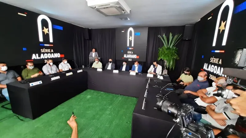 Dirigentes dos clubes e da FAF estarão reunidos no Arbitral para definir o Alagoano e a Copa Alagoas