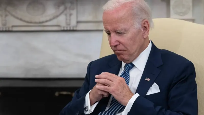 Documentos foram achados quando advogados de Biden estavam empacotando arquivos