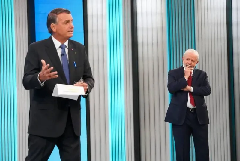 Imagem ilustrativa da imagem BOLSONARO E LULA TROCAM ACUSAÇÕES EM DEBATE NA GLOBO