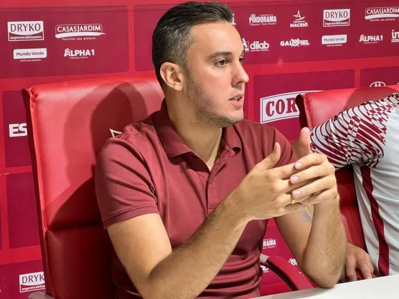 Diretor Thiago Paes concedeu entrevista coletiva na tarde dessa quinta-feira (15), mas não divulgou nomes