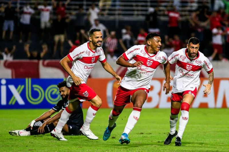 Mandante imponente durante temporada, equipe regatiana viveu momentos especiais jogando no Trapichão