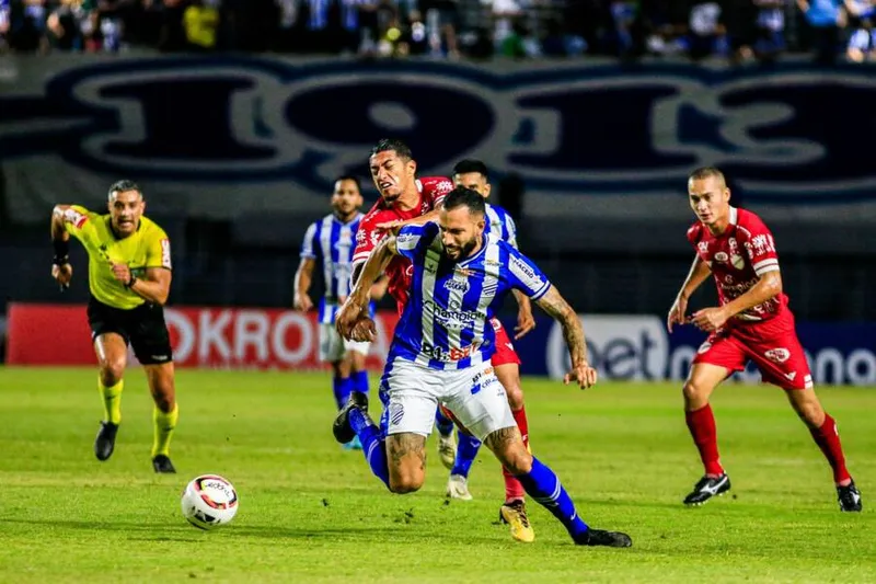 Atacante Rodrigo Rodrigues é um dos 12 atletas que ainda têm contrato em vigor com o CSA para 2023