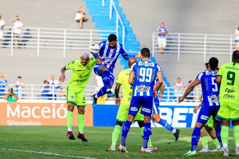 Após 8x0 do CSA em 2022, Azulão e Verdão se reencontram em momentos opostos