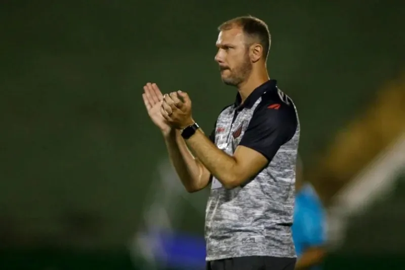 Novo técnico do CSA, Vinícius Bergantin concederá uma entrevista coletiva nesta sexta-feira, no Nelsão