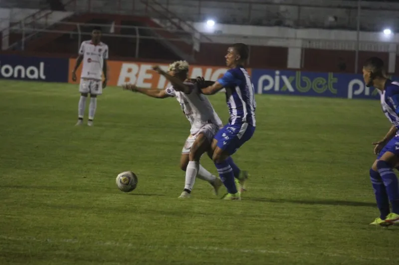 CSA perdeu para o Atlético-BA, na noite desta terça-feira (7), e foi eliminado da Copa do Nordeste