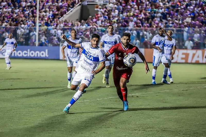 No Estádio Presidente Vargas, em Fortaleza, Azulão não teve forças para conseguir vencer o Leão e perdeu por 3 a 0